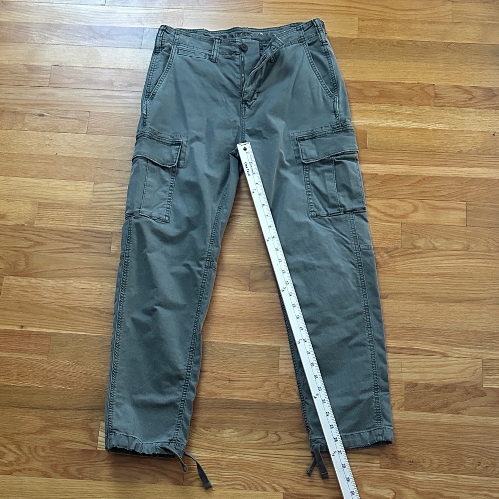 American Eagle khaki cargo pants size 28x 30